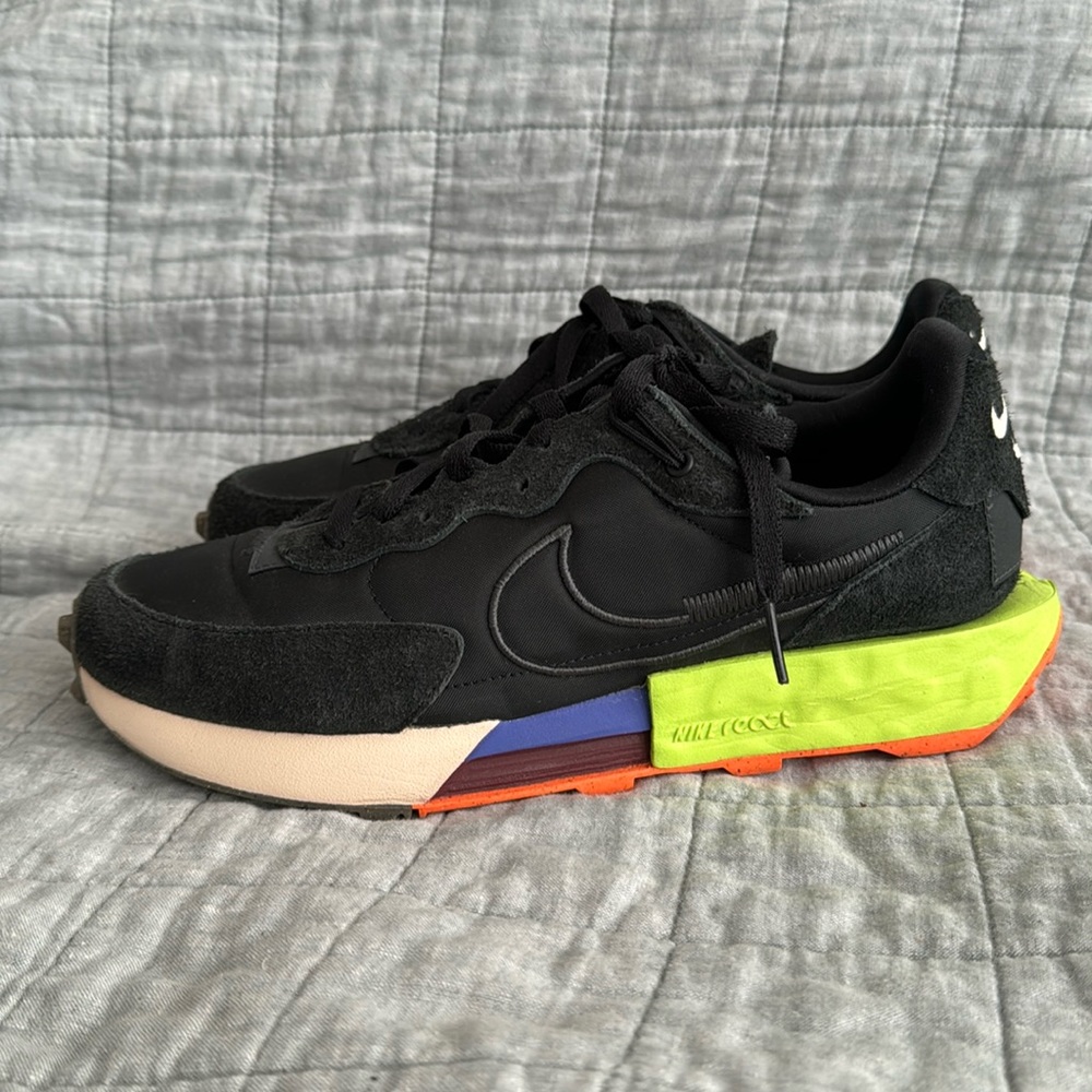 Women’s Nike Fontanka Waffle black size 10